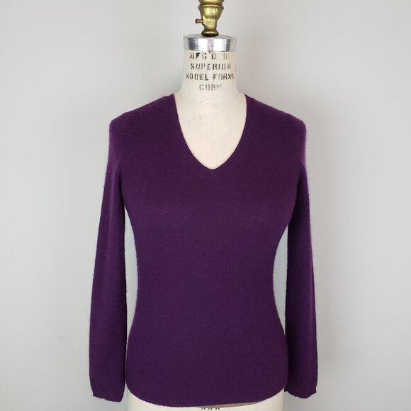 Ann Taylor Rich Deep Purple Cashmere Long Sleeve V Neck Sweater * 2 Petite - Picture 1 of 7